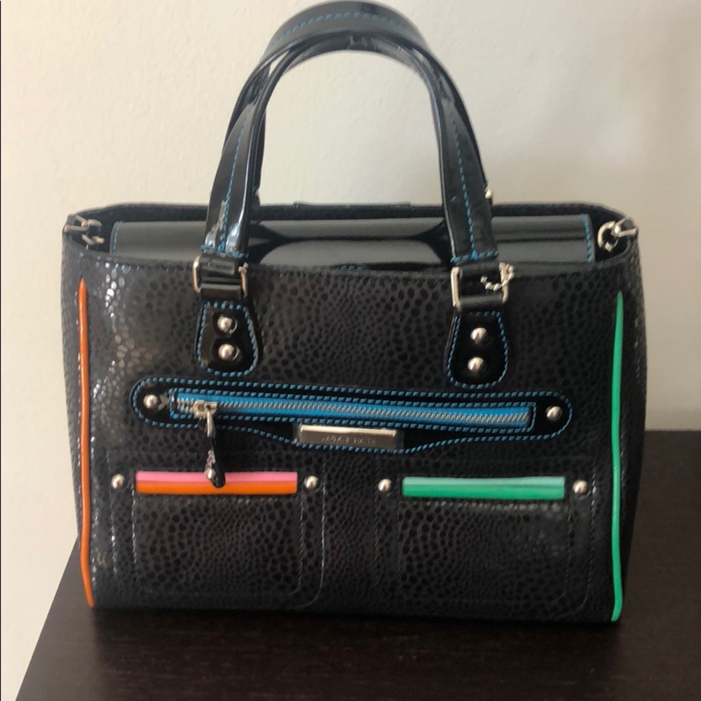Leather and charol handbag